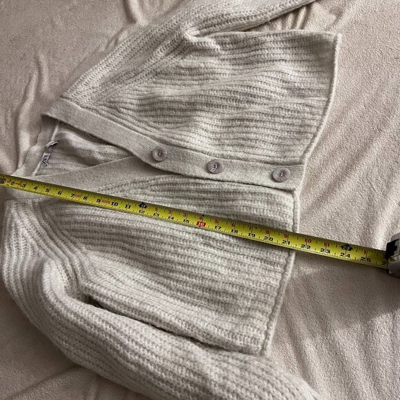 Women's Zara Cream Colored Knit Cardigan size small - Picture 1 of 5